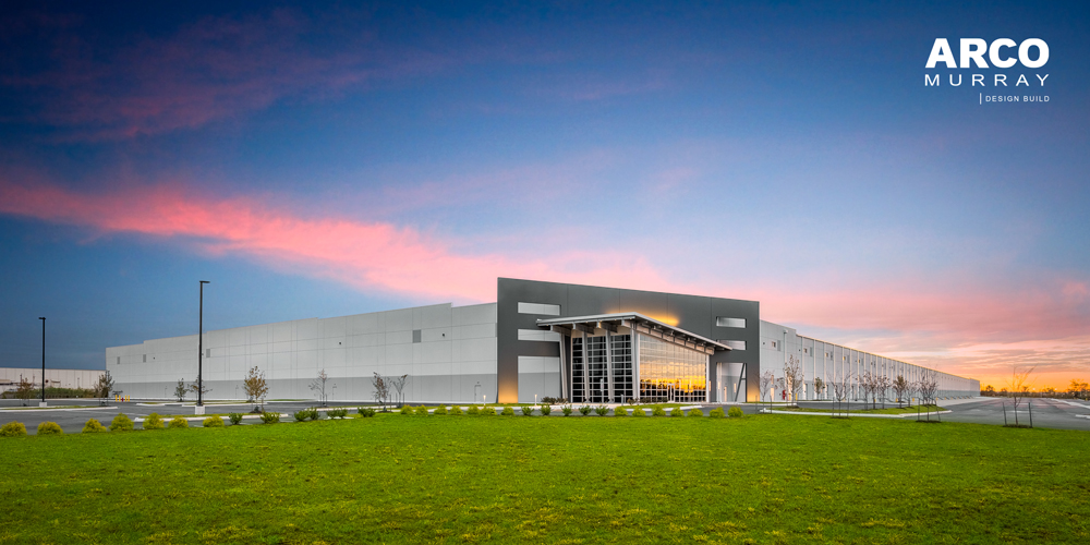 Photo of a large, Class A, speculative warehouse built by ARCO/Murray.