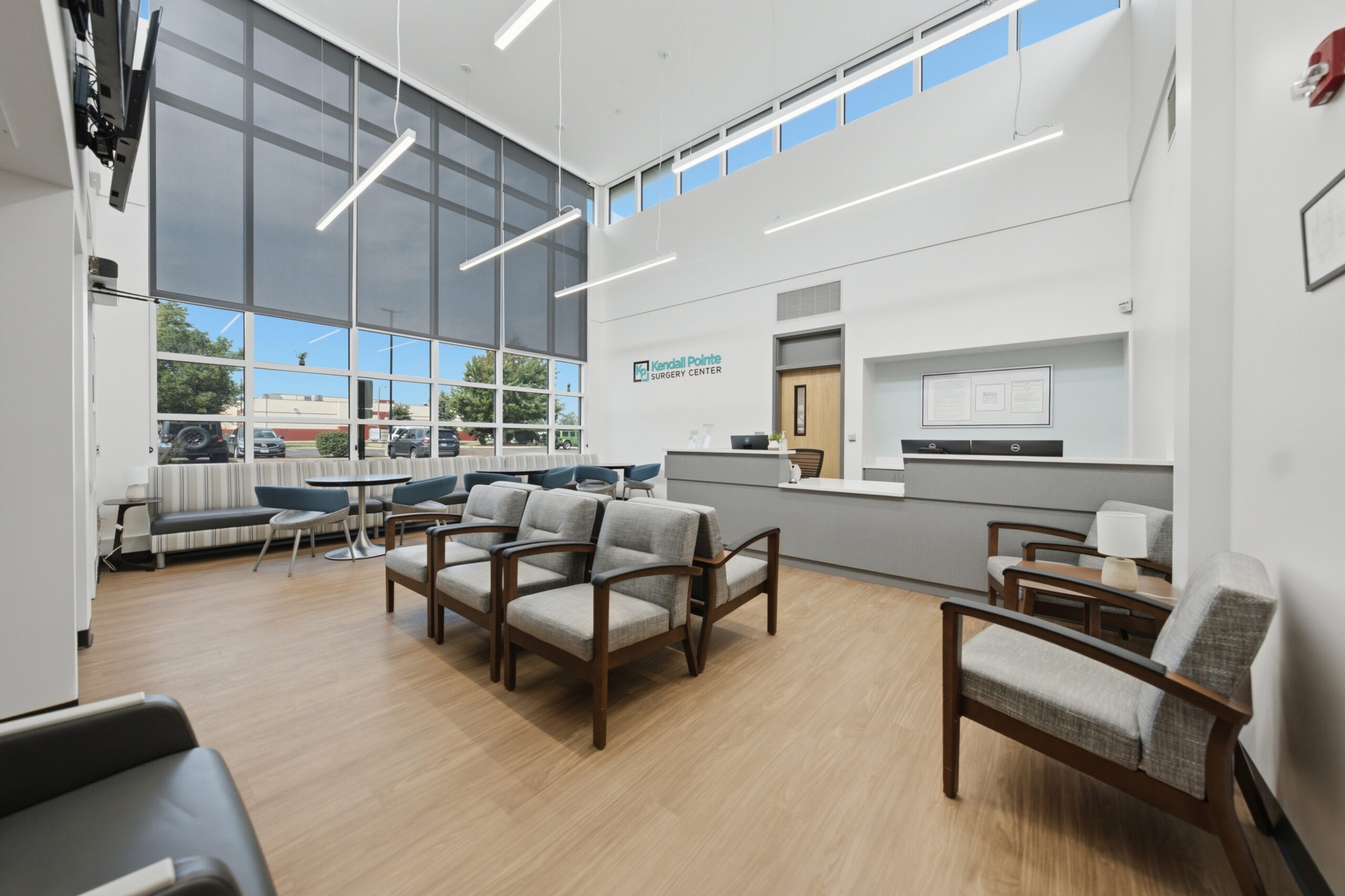 Kendall Pointe Healthcare Ambulatory Surgery Center Construction Project by ARCO/Murray - Photo of Lobby